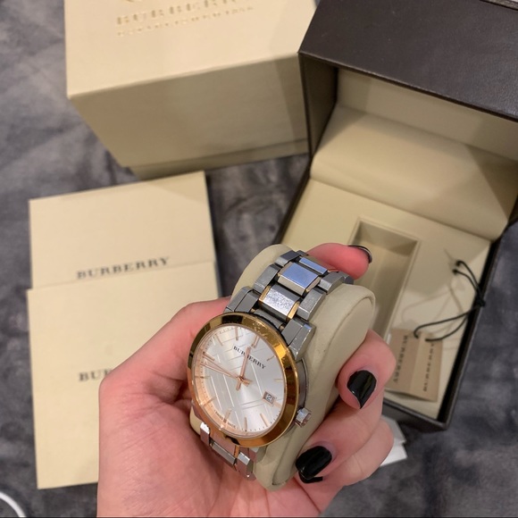 Women’s Burberry Watch - Picture 6 of 8